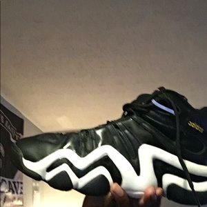 Lightly worn crazy 8 adidas